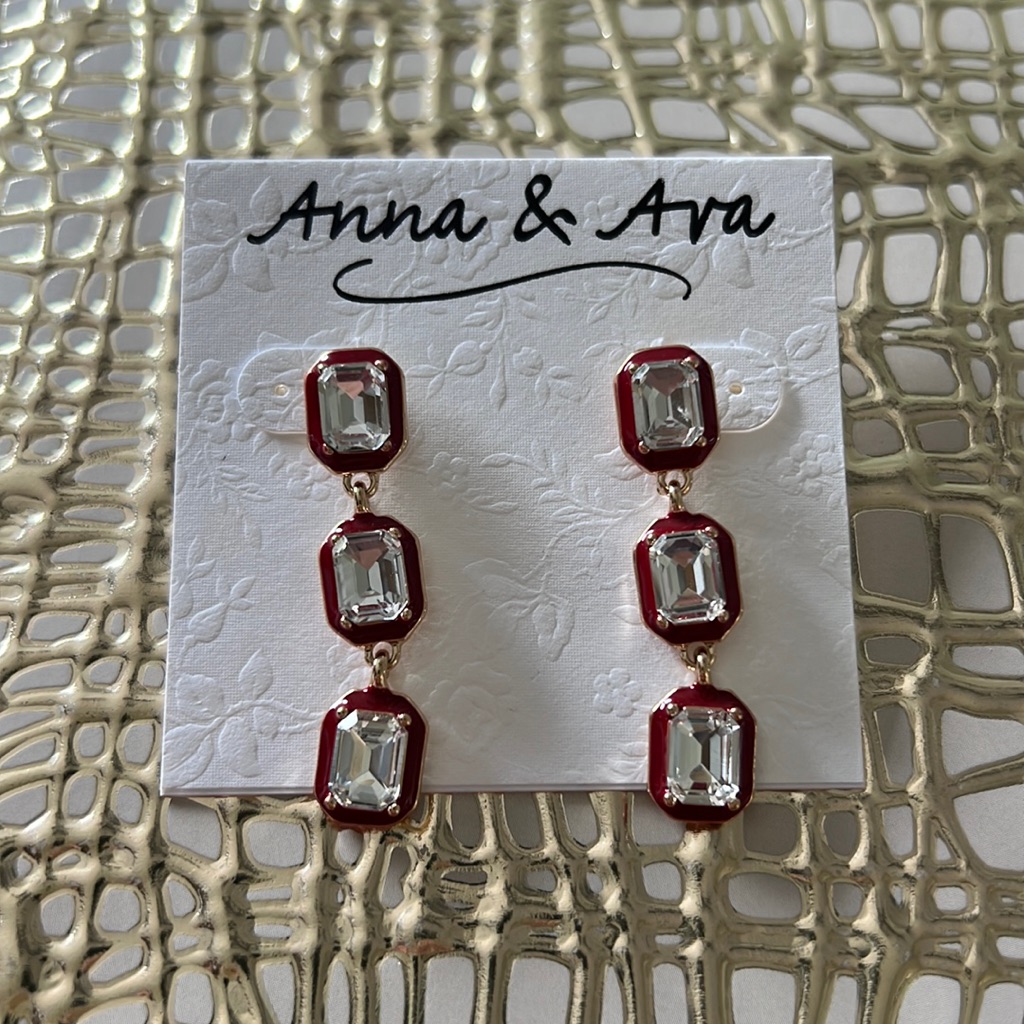 Anna Ava New Earrings 19$